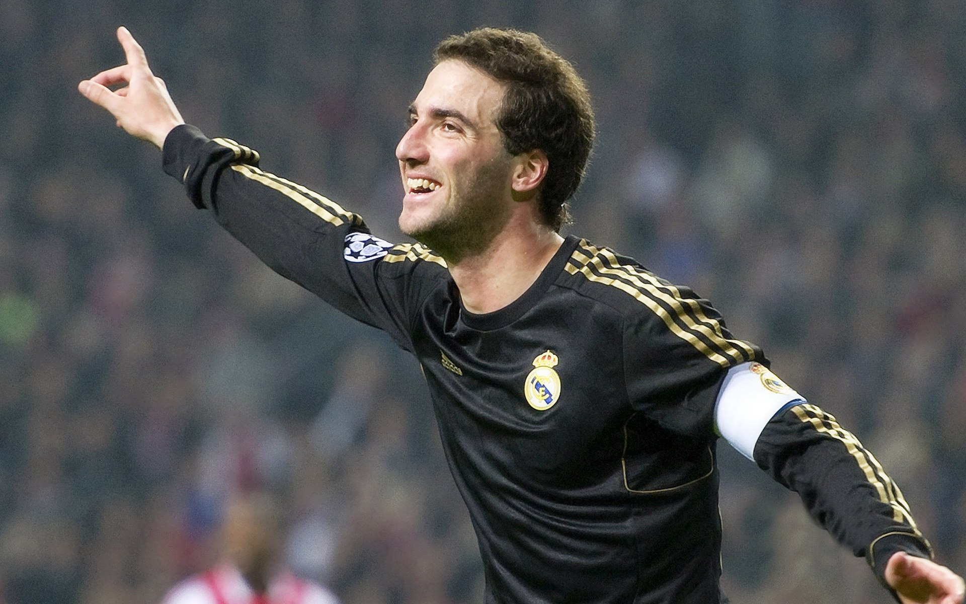 开云体育网址-“中国足球俱乐部海外拉练，拓宽视野”，效力国外足球俱乐部的中国人